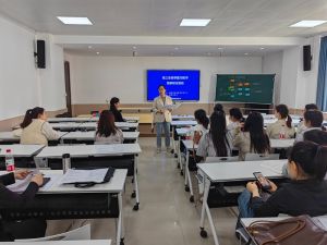 市教育教学研究中心开展“高三生物学复习教学观摩研讨”活动