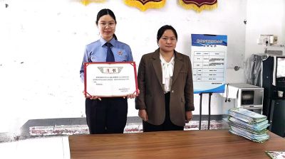 拒绝校园暴力，远离不良恶习——鹤壁市淇滨高级中学开展法治教育进课堂活动